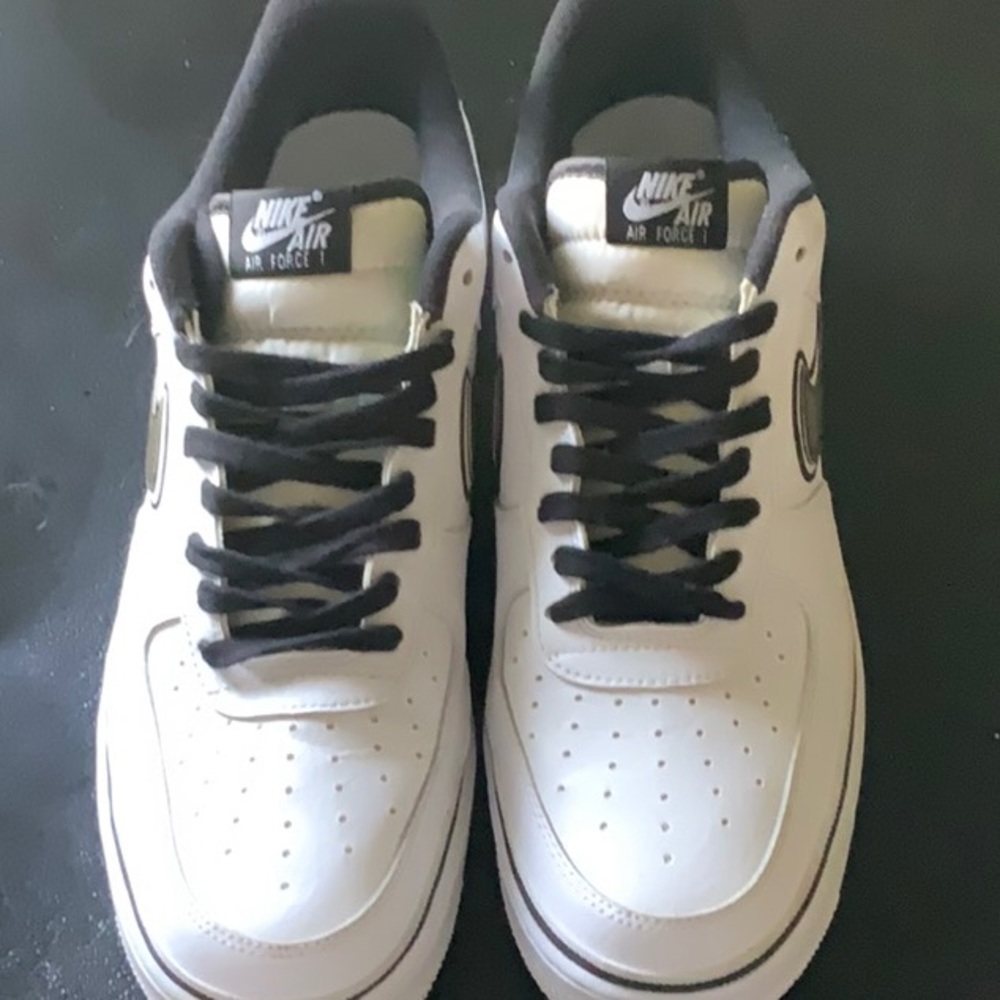 Nike Air Force I swoosh